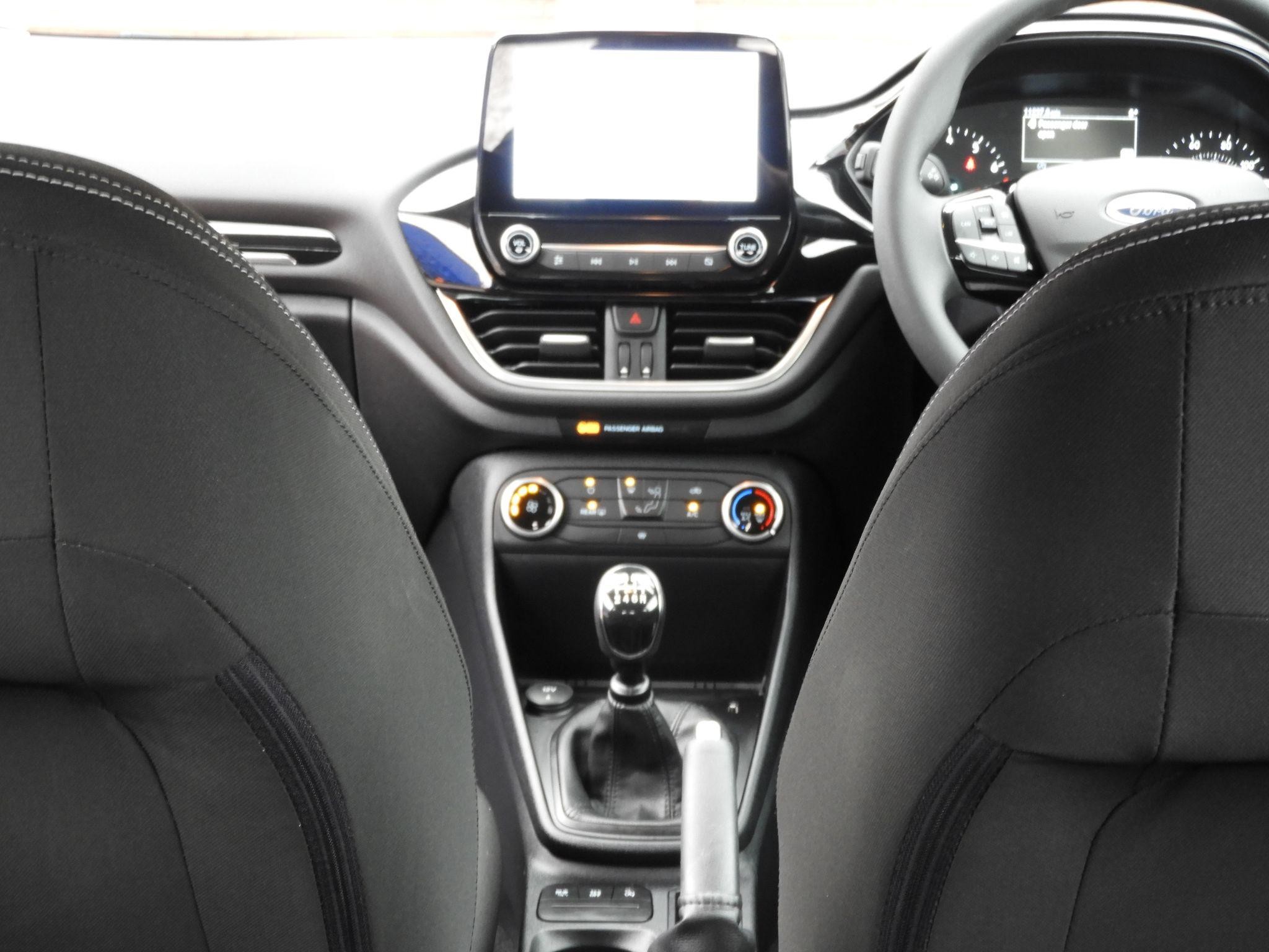 Ford Fiesta Image 8