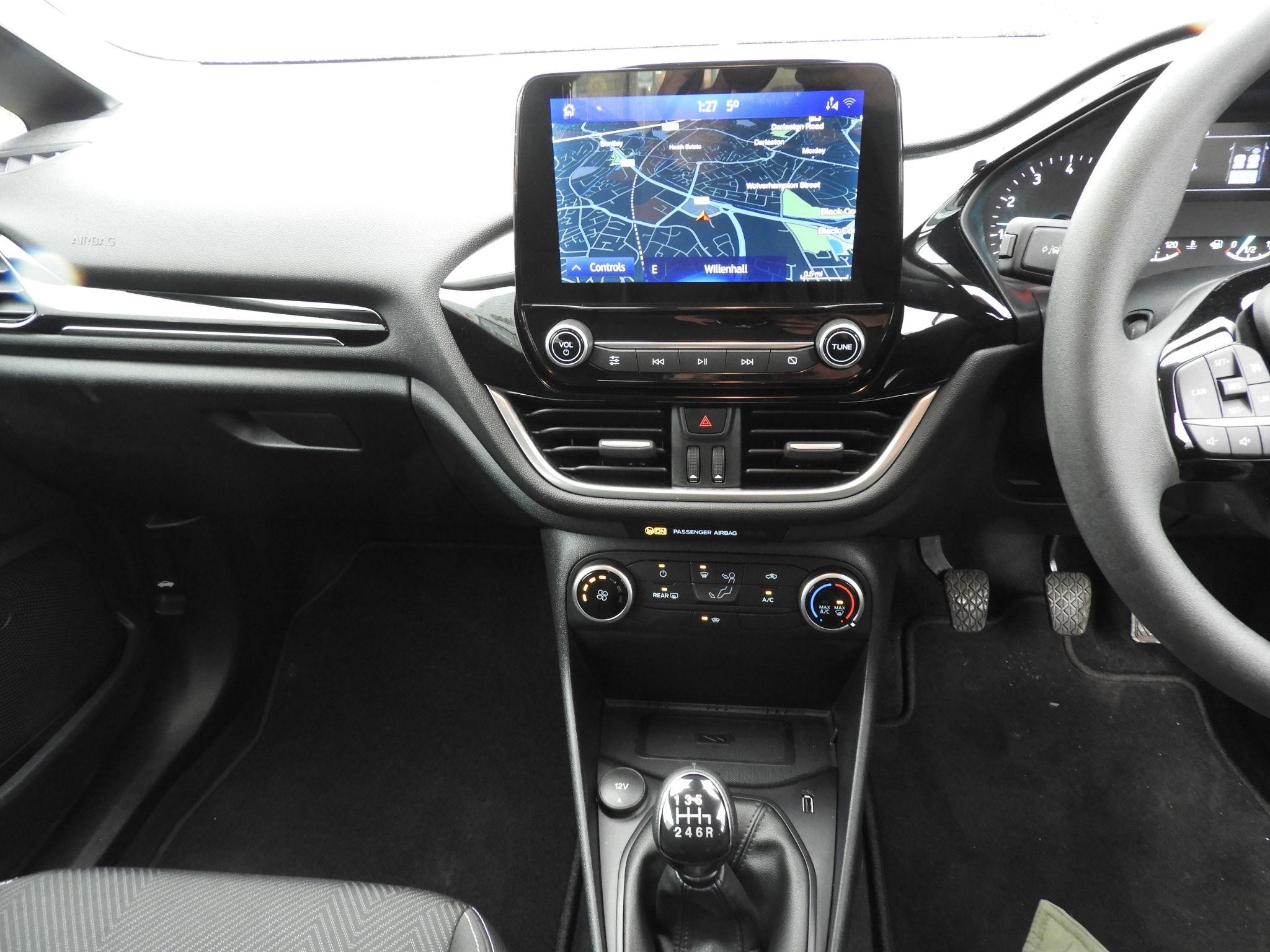 Ford Fiesta Image 9