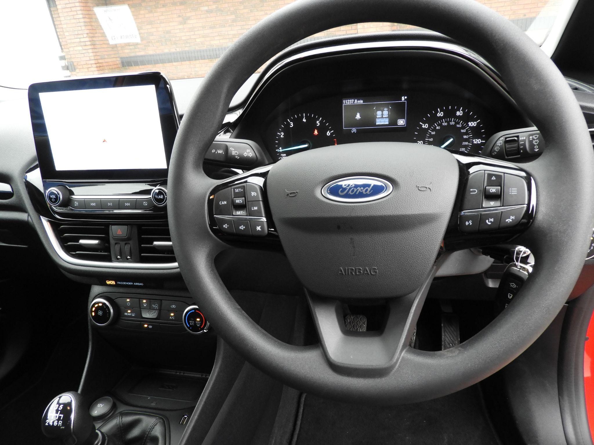 Ford Fiesta Image 21