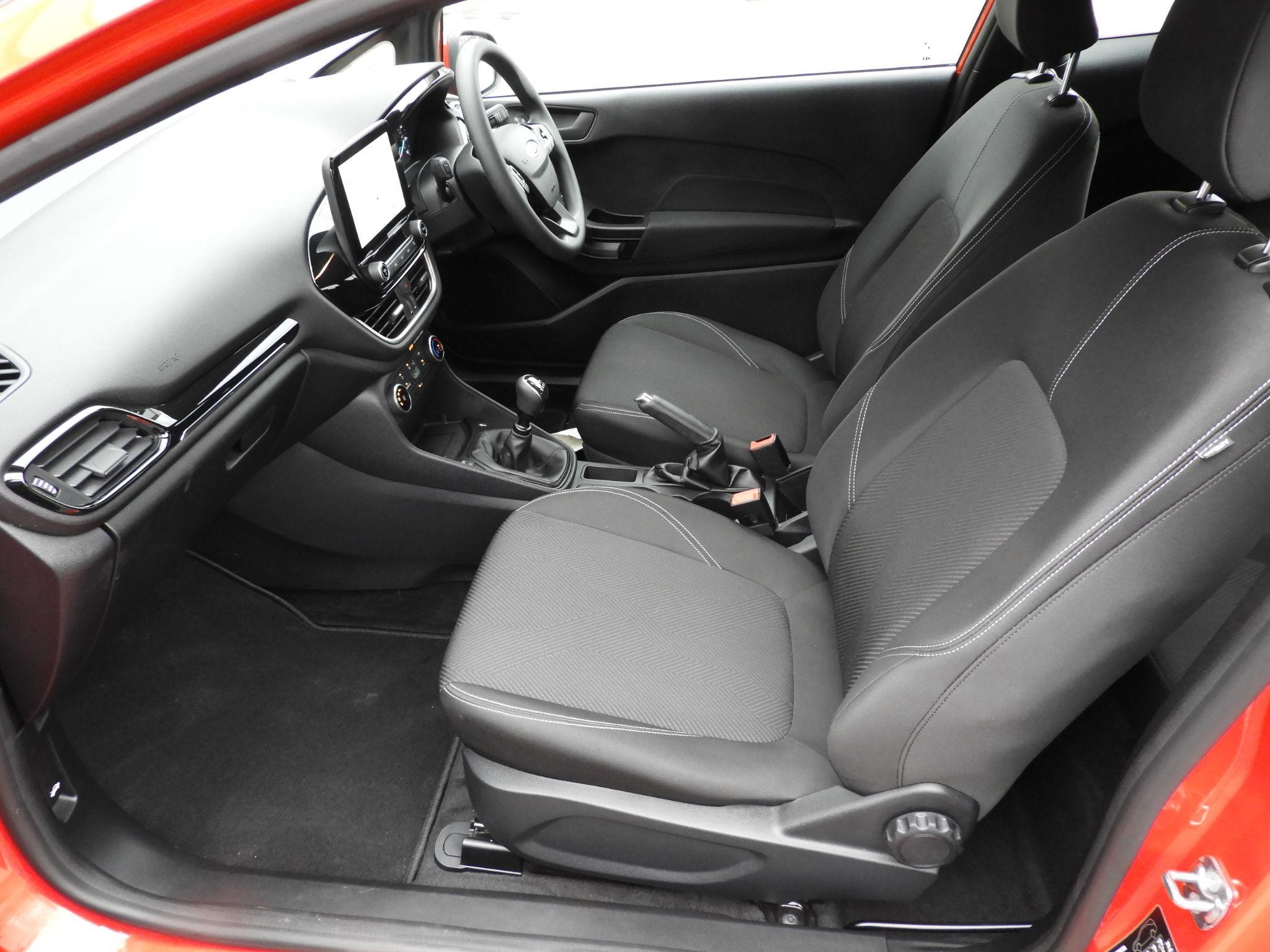 Ford Fiesta Image 22