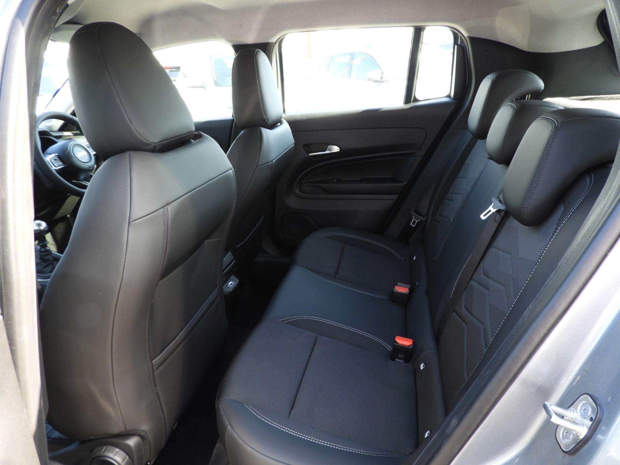 Jeep Avenger Image 18