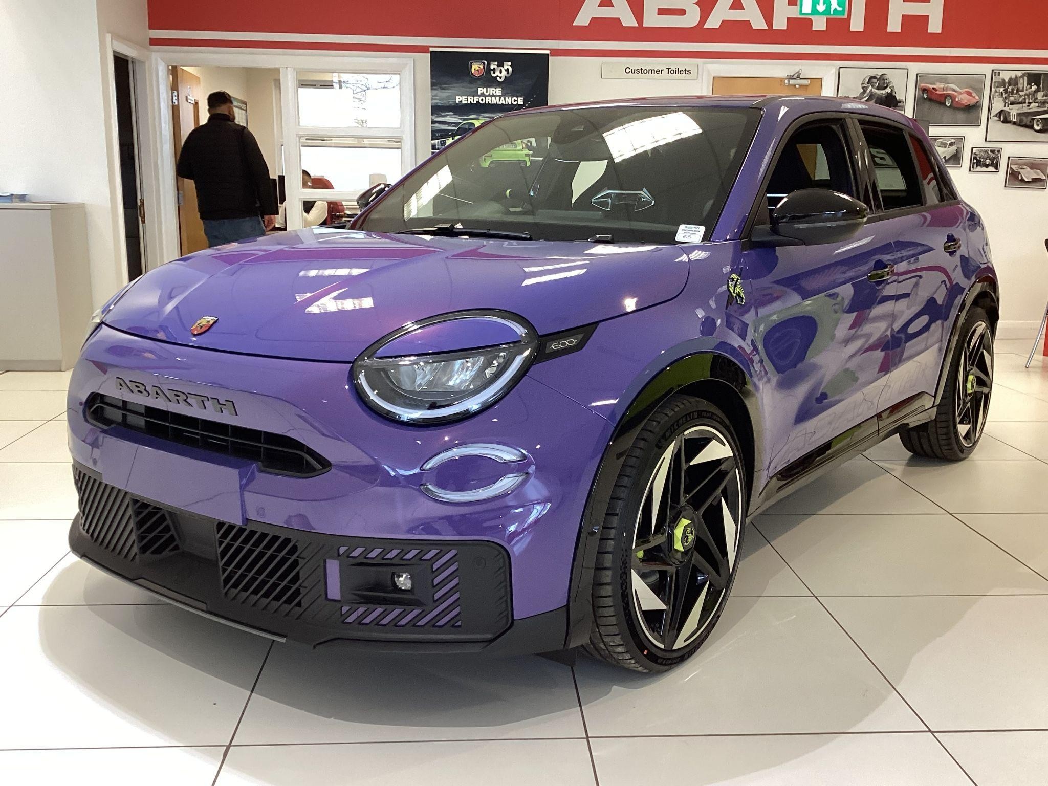 Abarth 600e Image 2