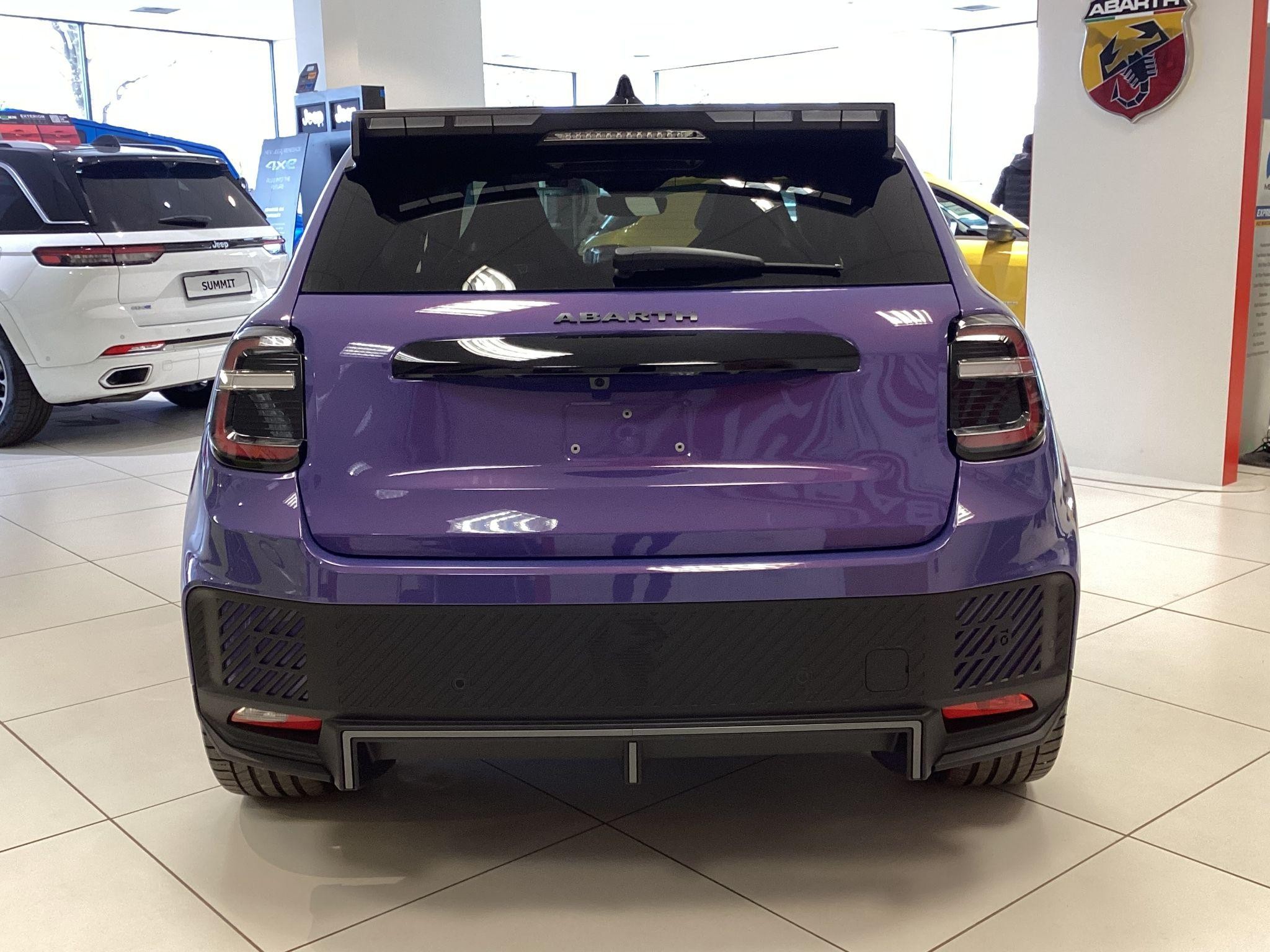 Abarth 600e Image 6