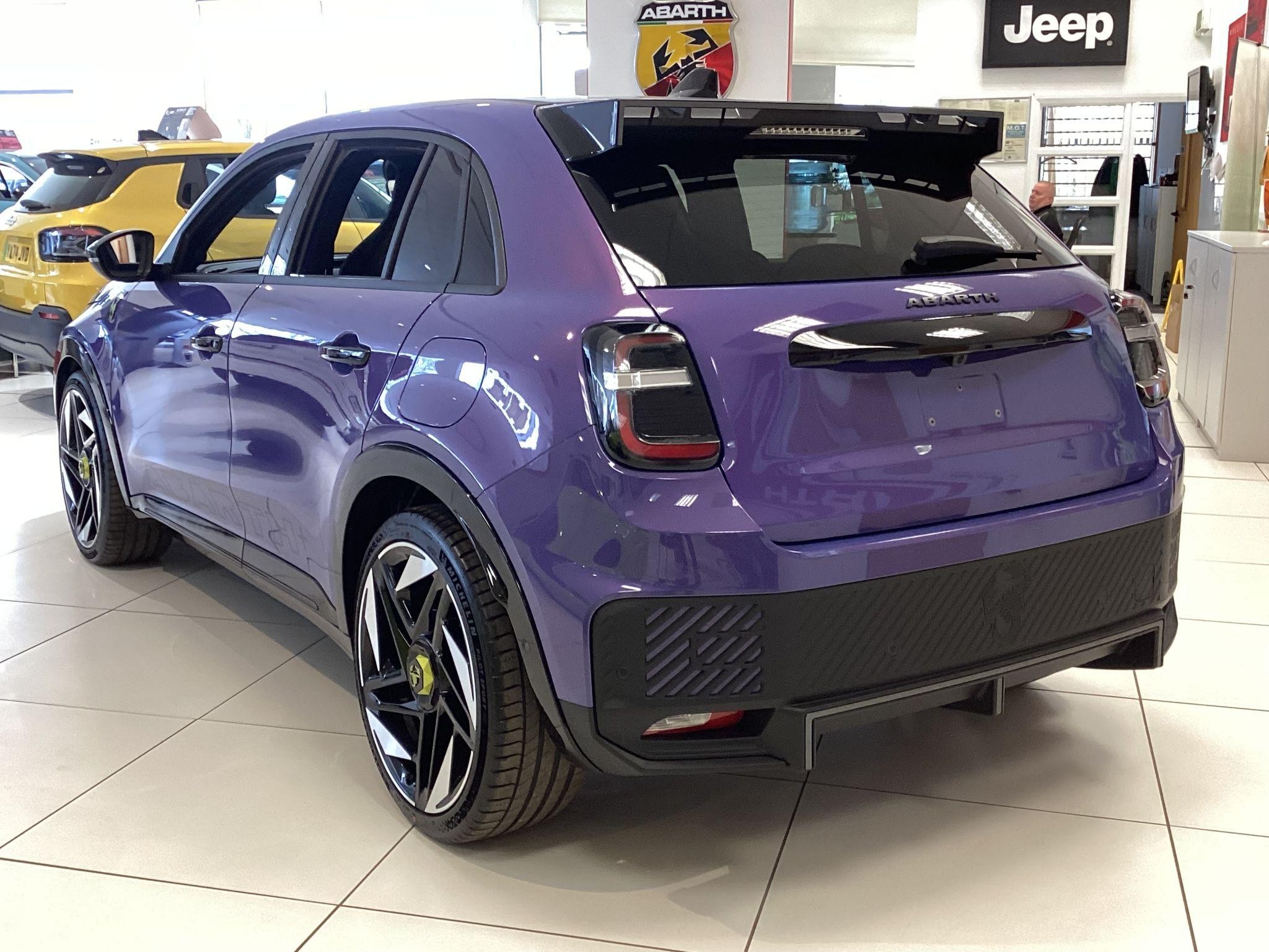 Abarth 600e Image 7
