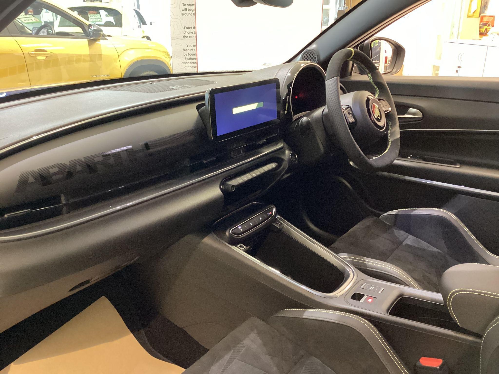 Abarth 600e Image 12