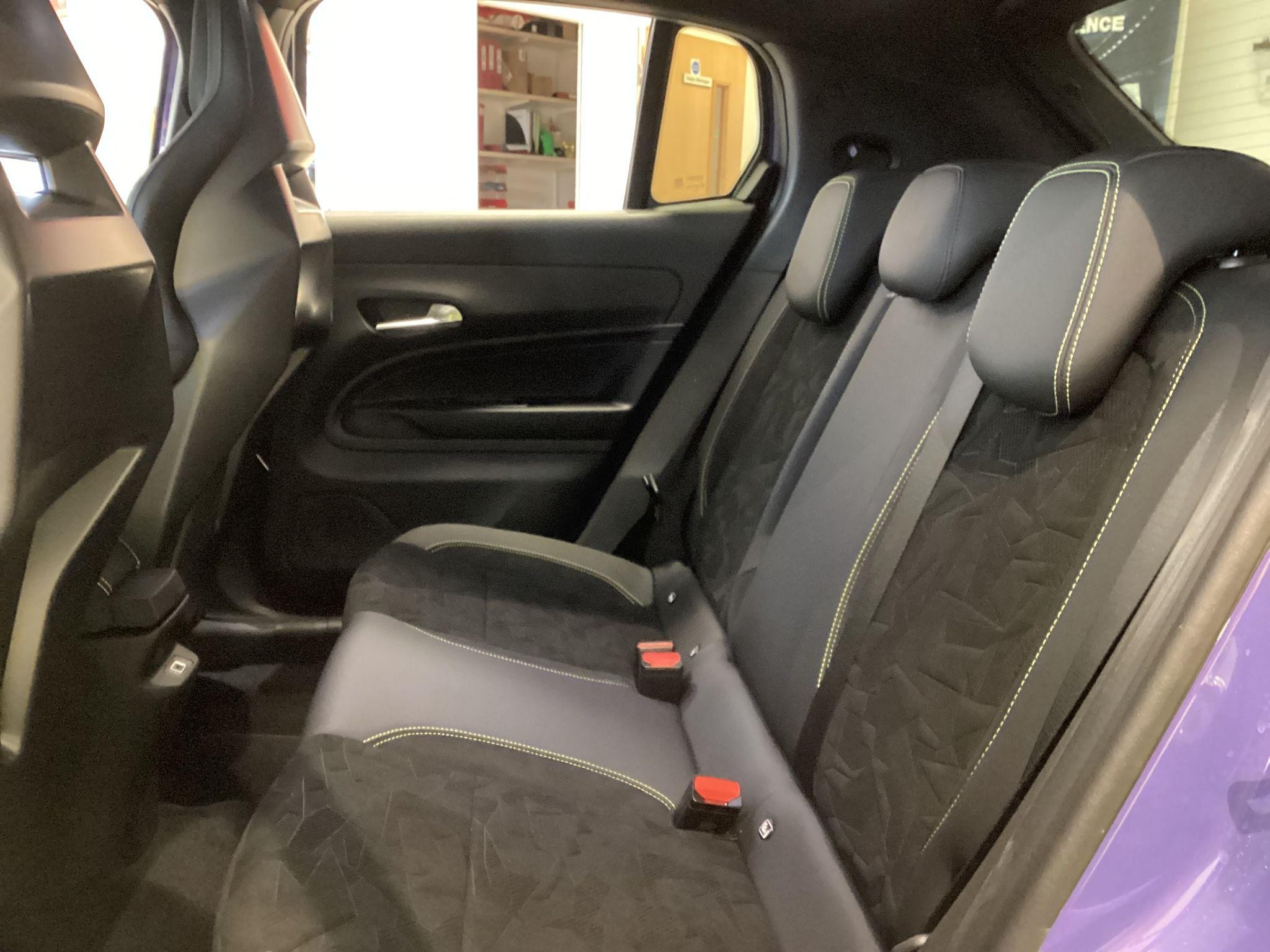 Abarth 600e Image 17