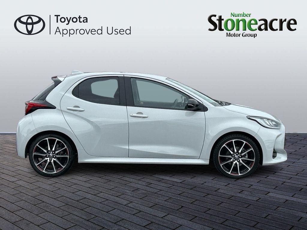 Toyota Yaris Image 4