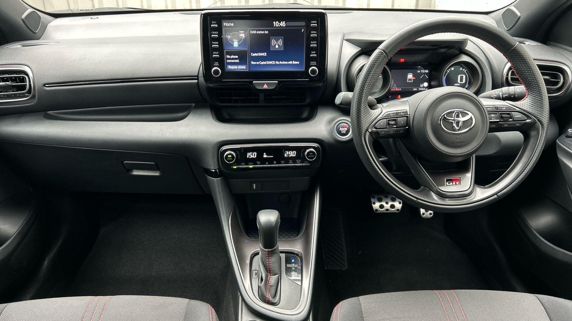 Toyota Yaris Image 11