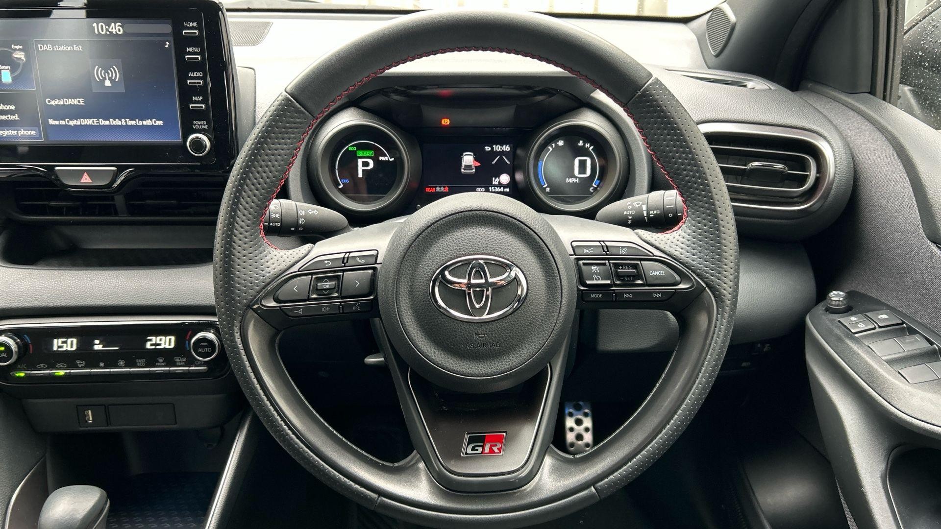 Toyota Yaris Image 14