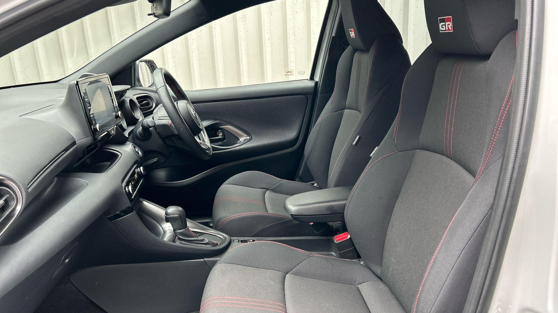 Toyota Yaris Image 16