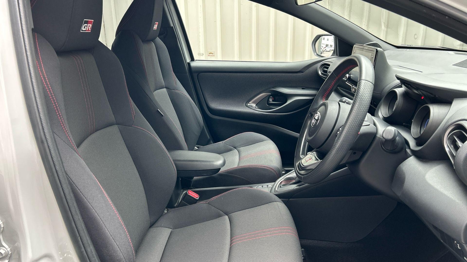 Toyota Yaris Image 17