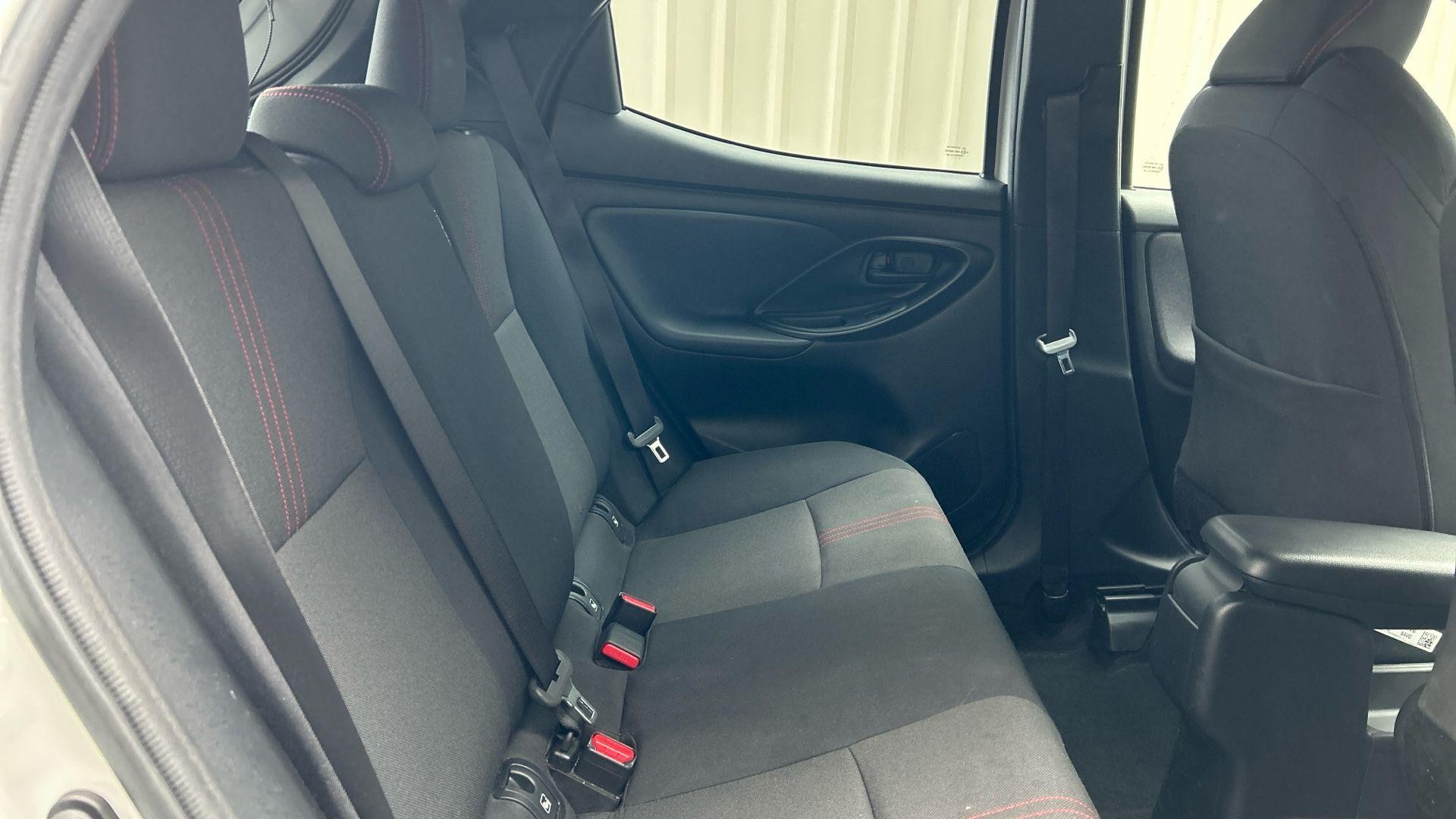 Toyota Yaris Image 18