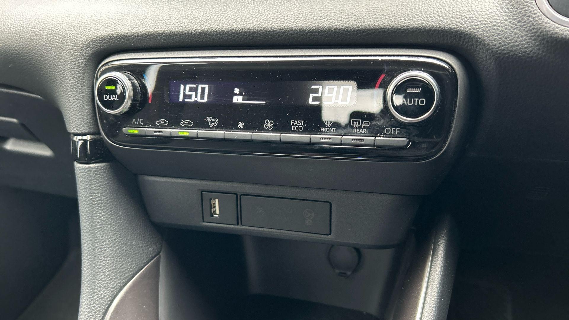 Toyota Yaris Image 31