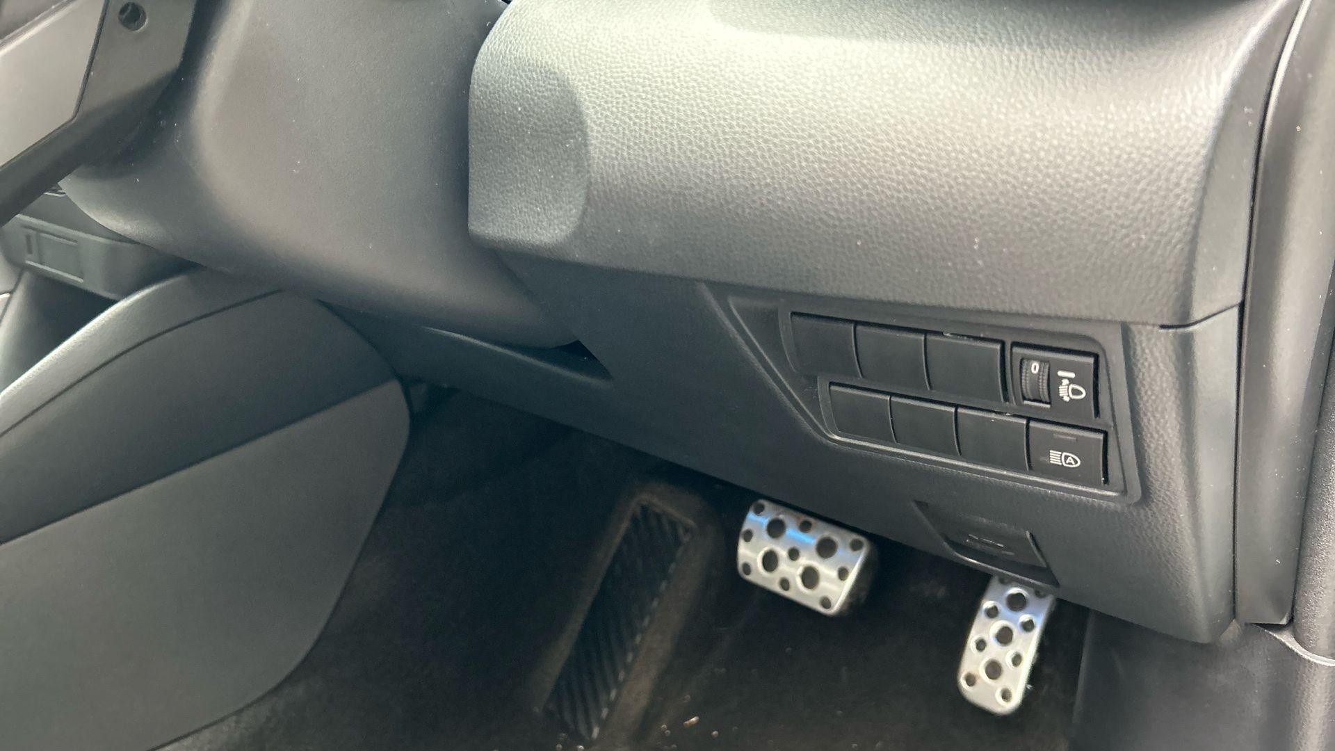Toyota Yaris Image 40