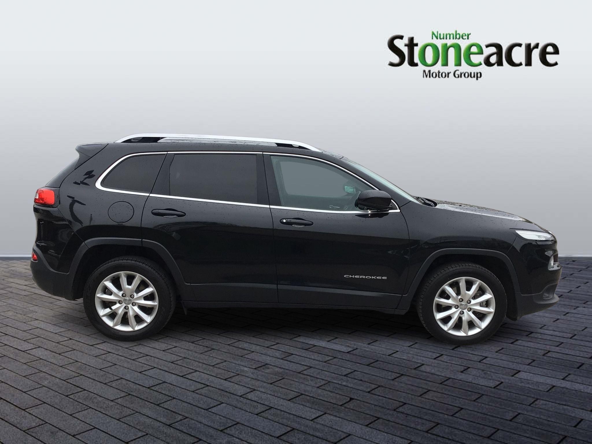 Jeep Cherokee Image 2