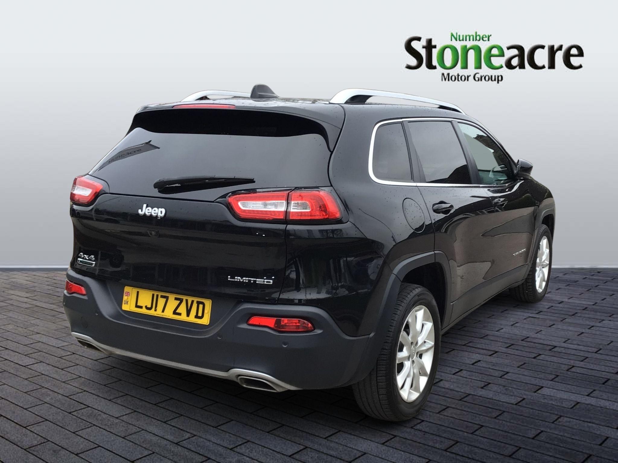 Jeep Cherokee Image 3