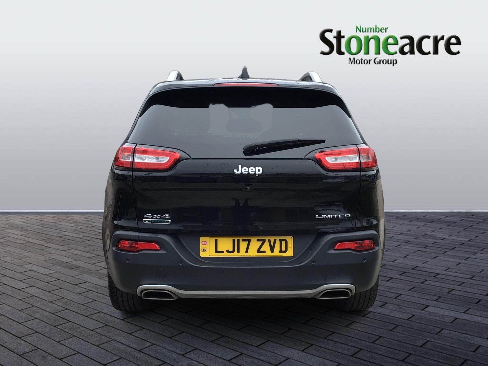 Jeep Cherokee Image 4