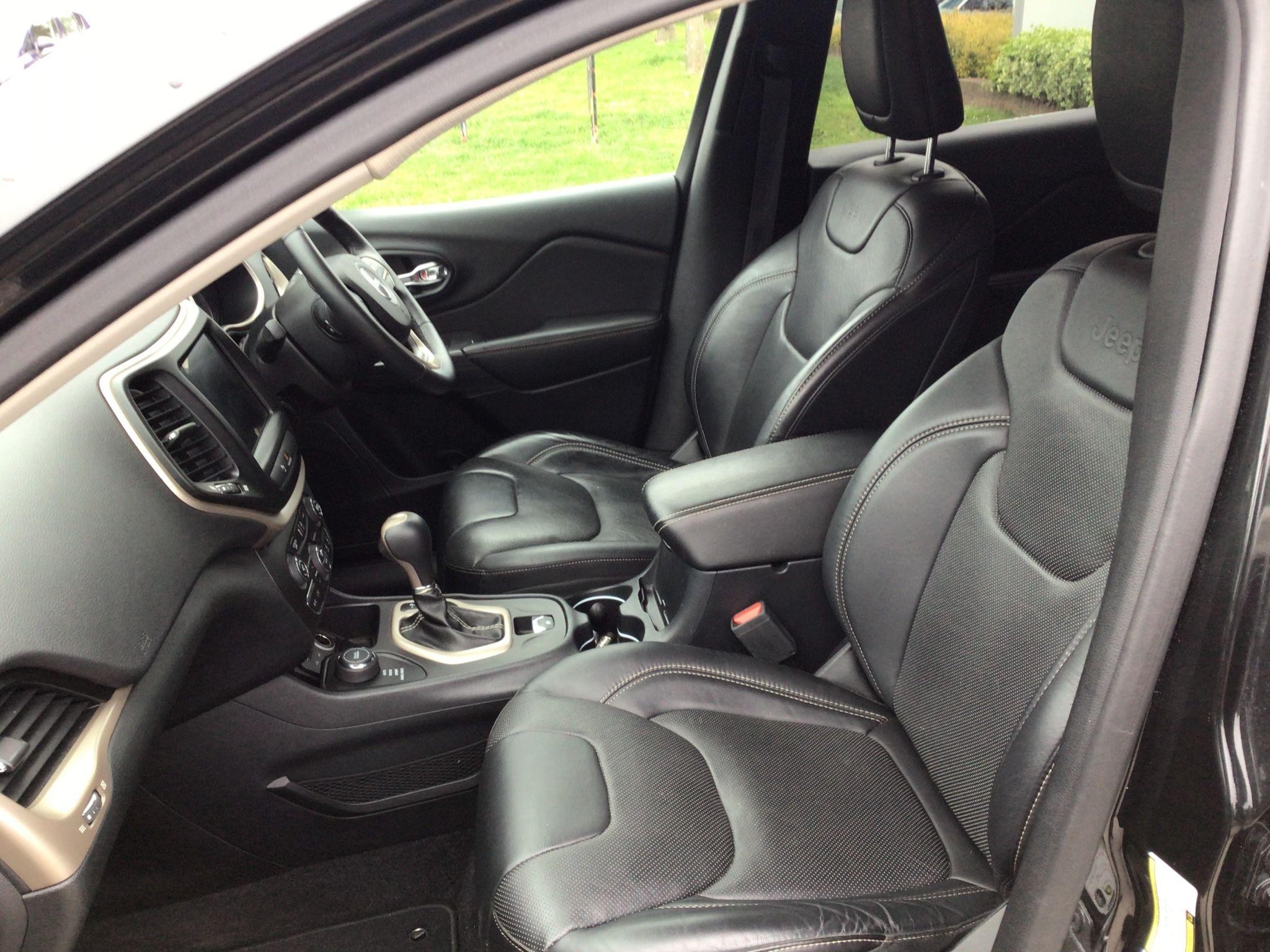 Jeep Cherokee Image 14