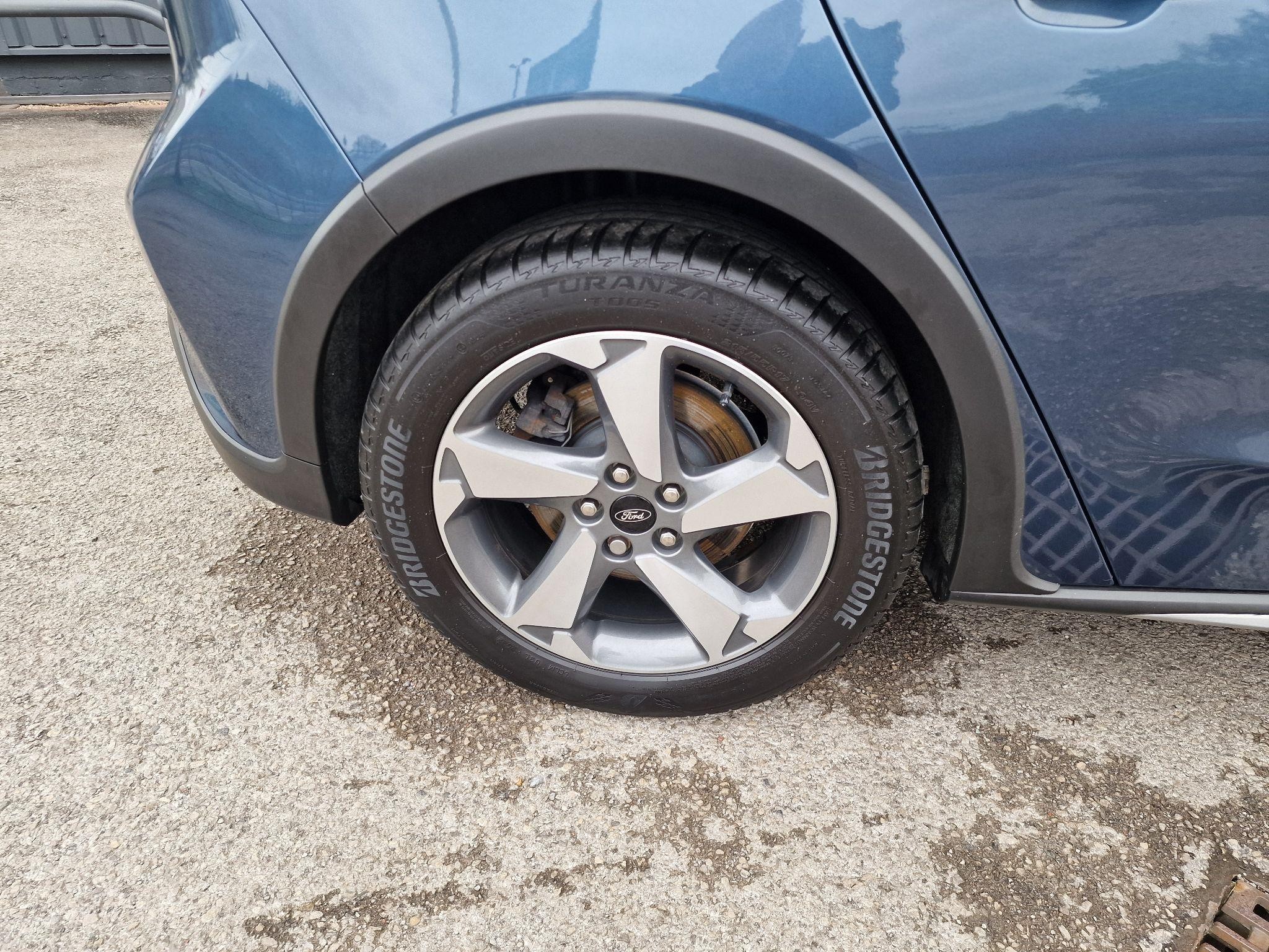 Ford Focus Image 9