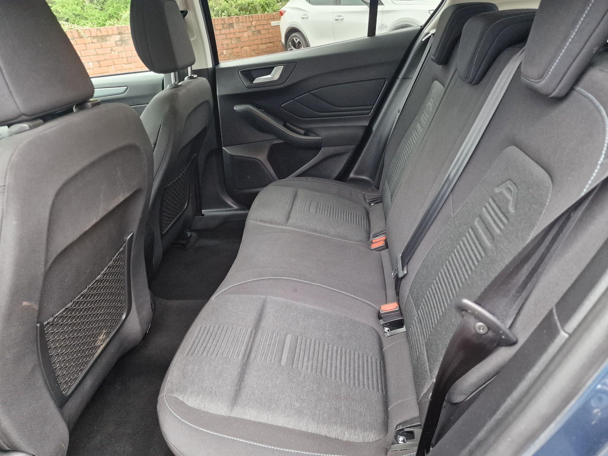 Ford Focus Image 14