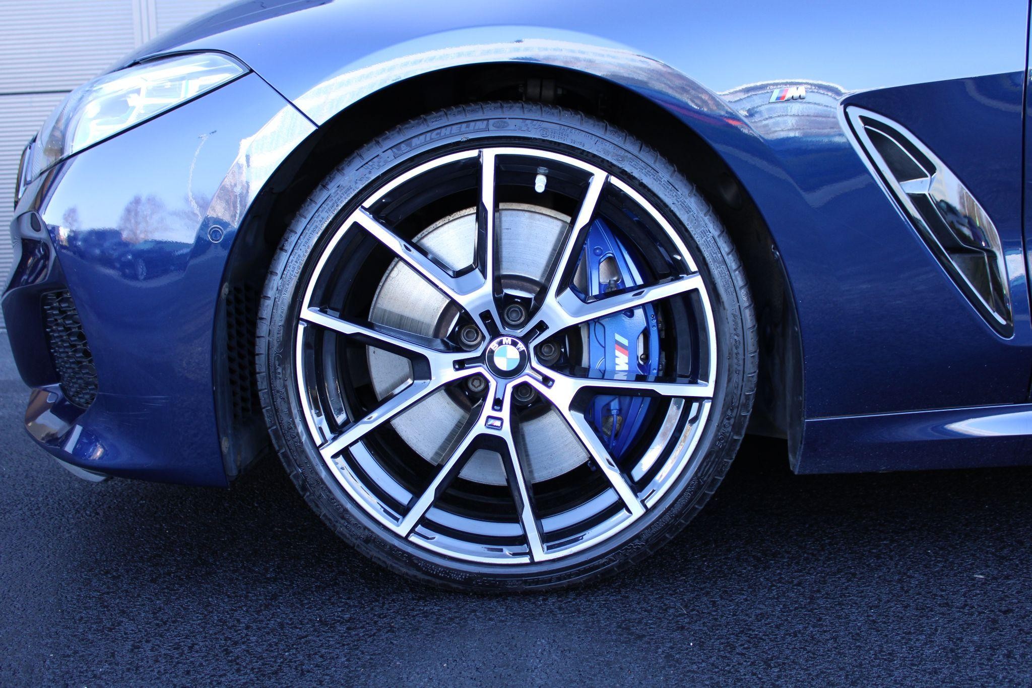 BMW 8 Series Convertible Image 9