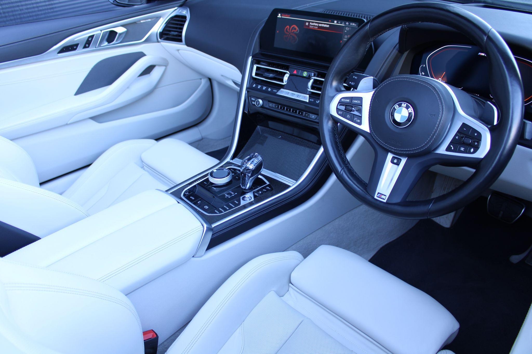 BMW 8 Series Convertible Image 10
