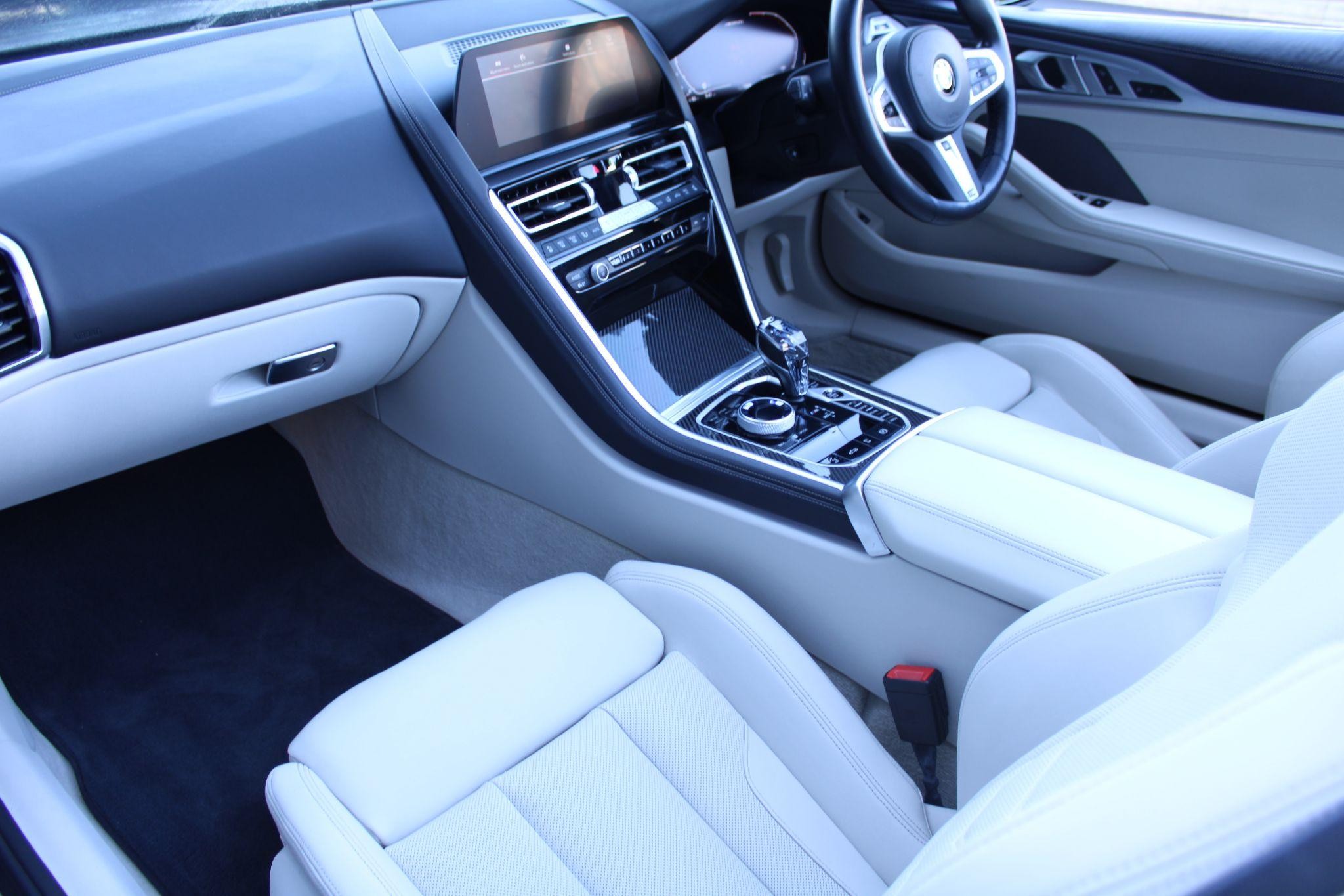 BMW 8 Series Convertible Image 12
