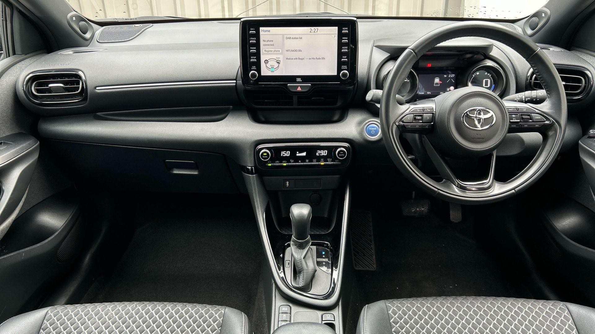 Toyota Yaris Image 11