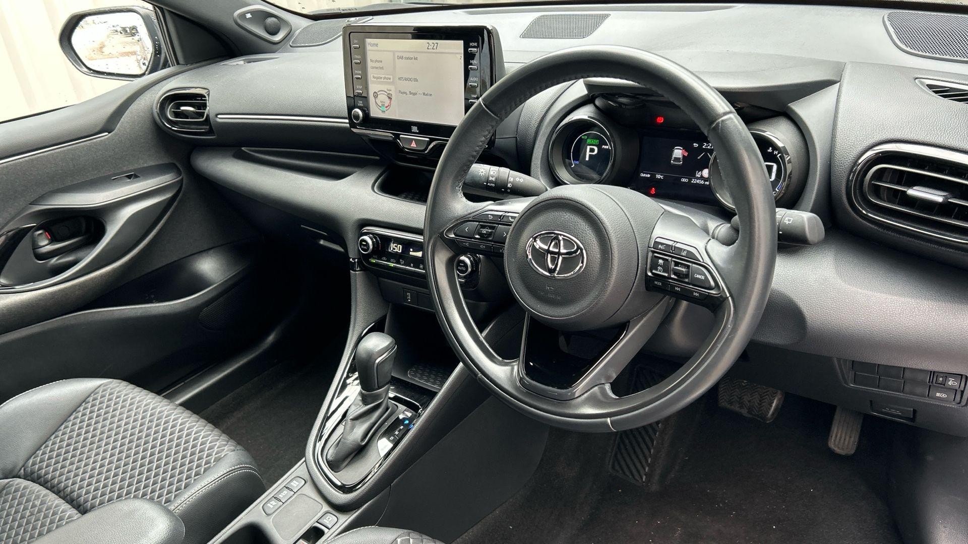 Toyota Yaris Image 12