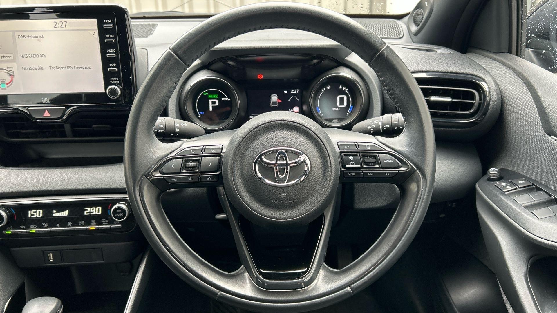 Toyota Yaris Image 14