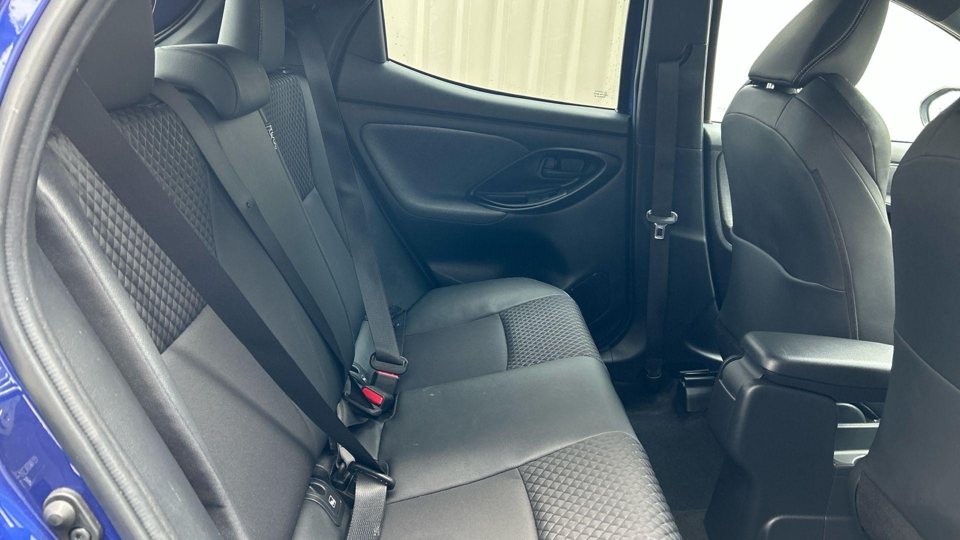 Toyota Yaris Image 18
