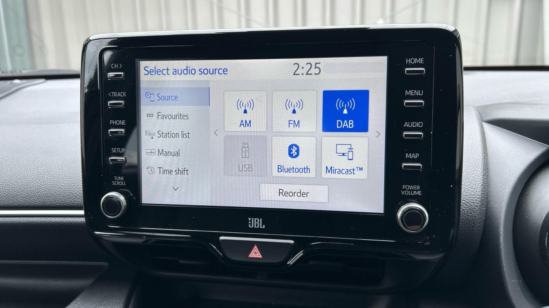 Toyota Yaris Image 25