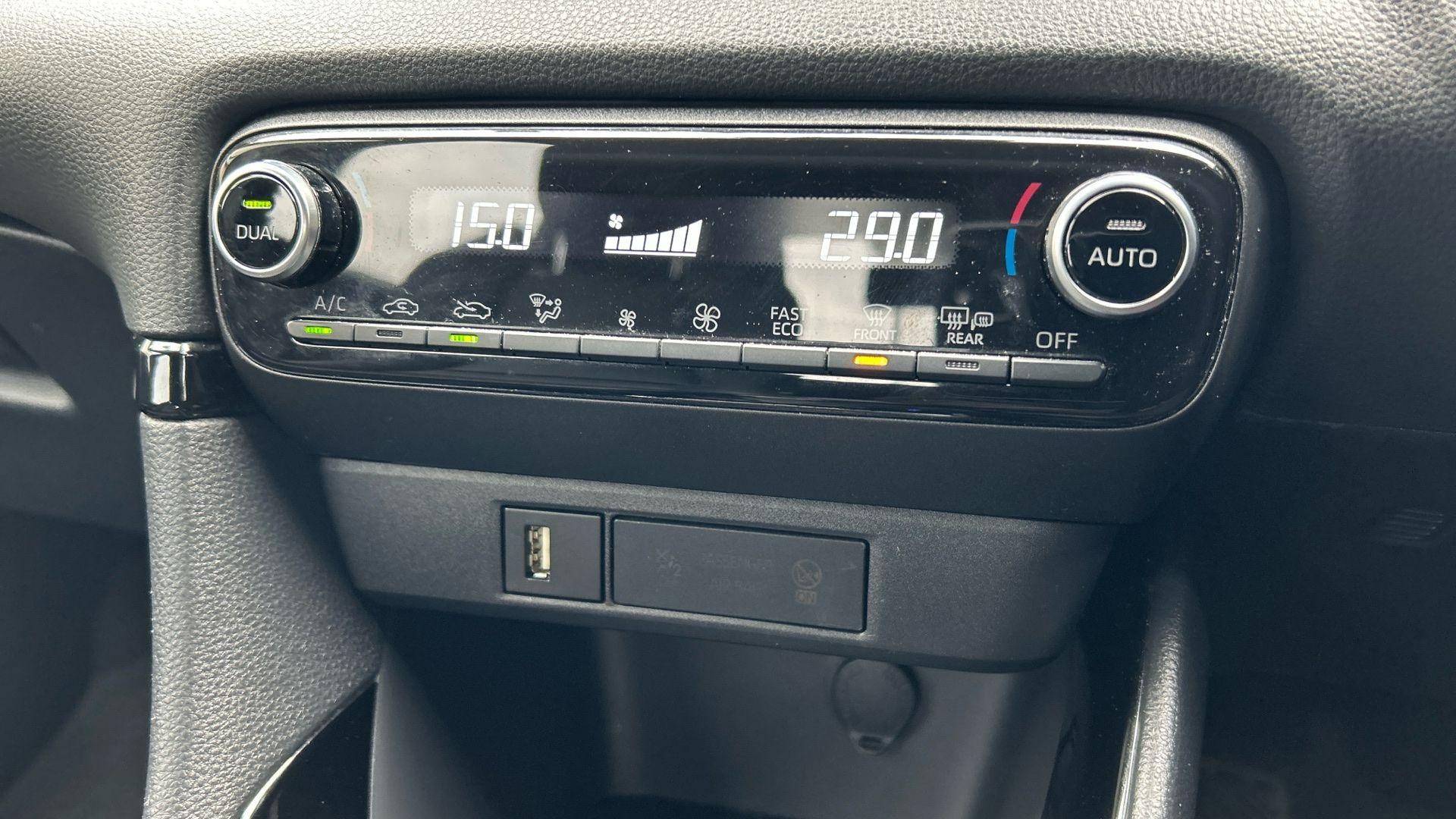 Toyota Yaris Image 31