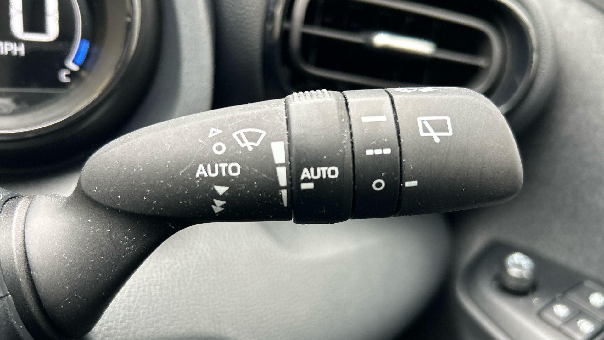 Toyota Yaris Image 38