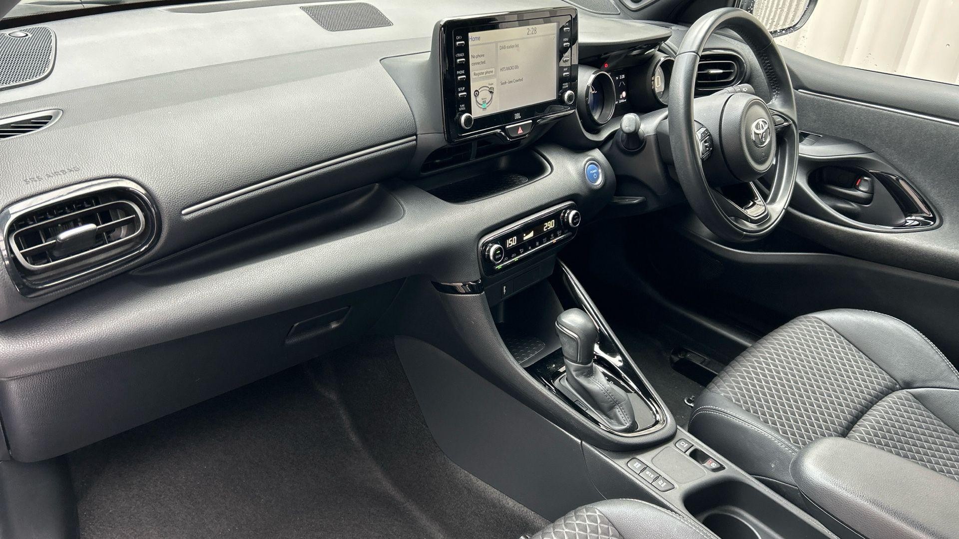 Toyota Yaris Image 42