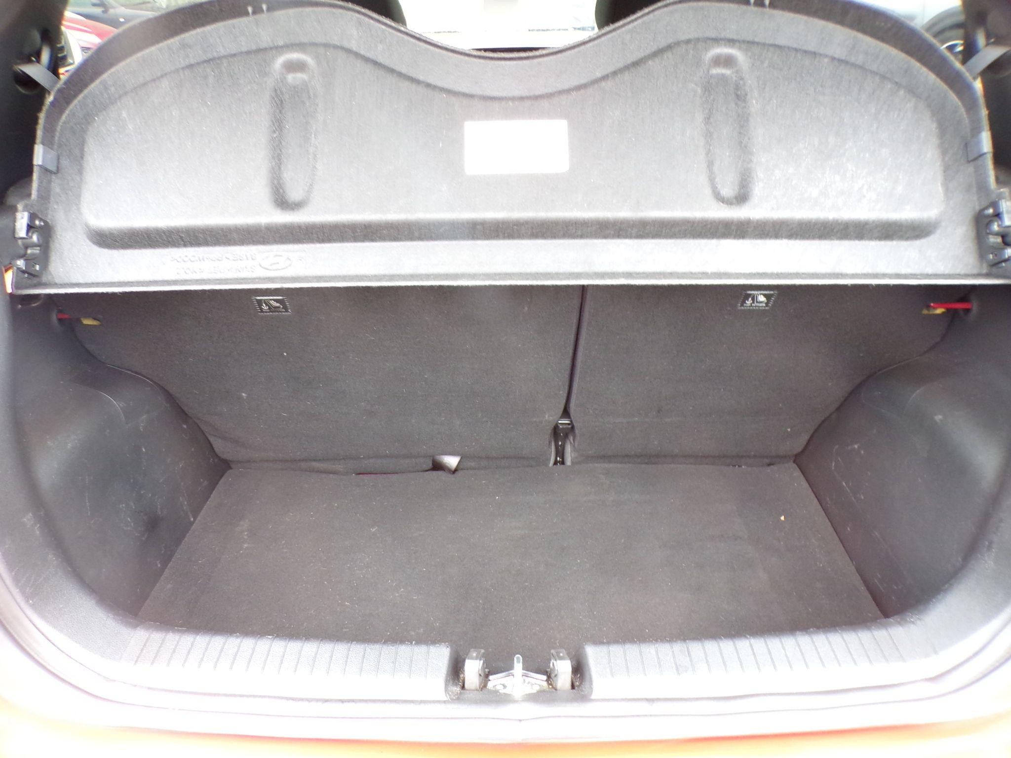 Hyundai i10 Image 10