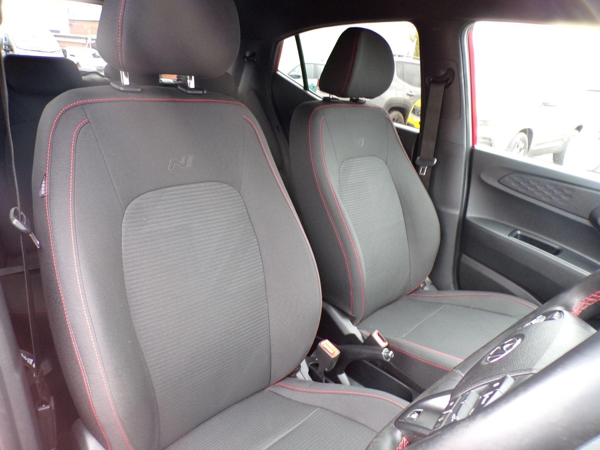Hyundai i10 Image 12