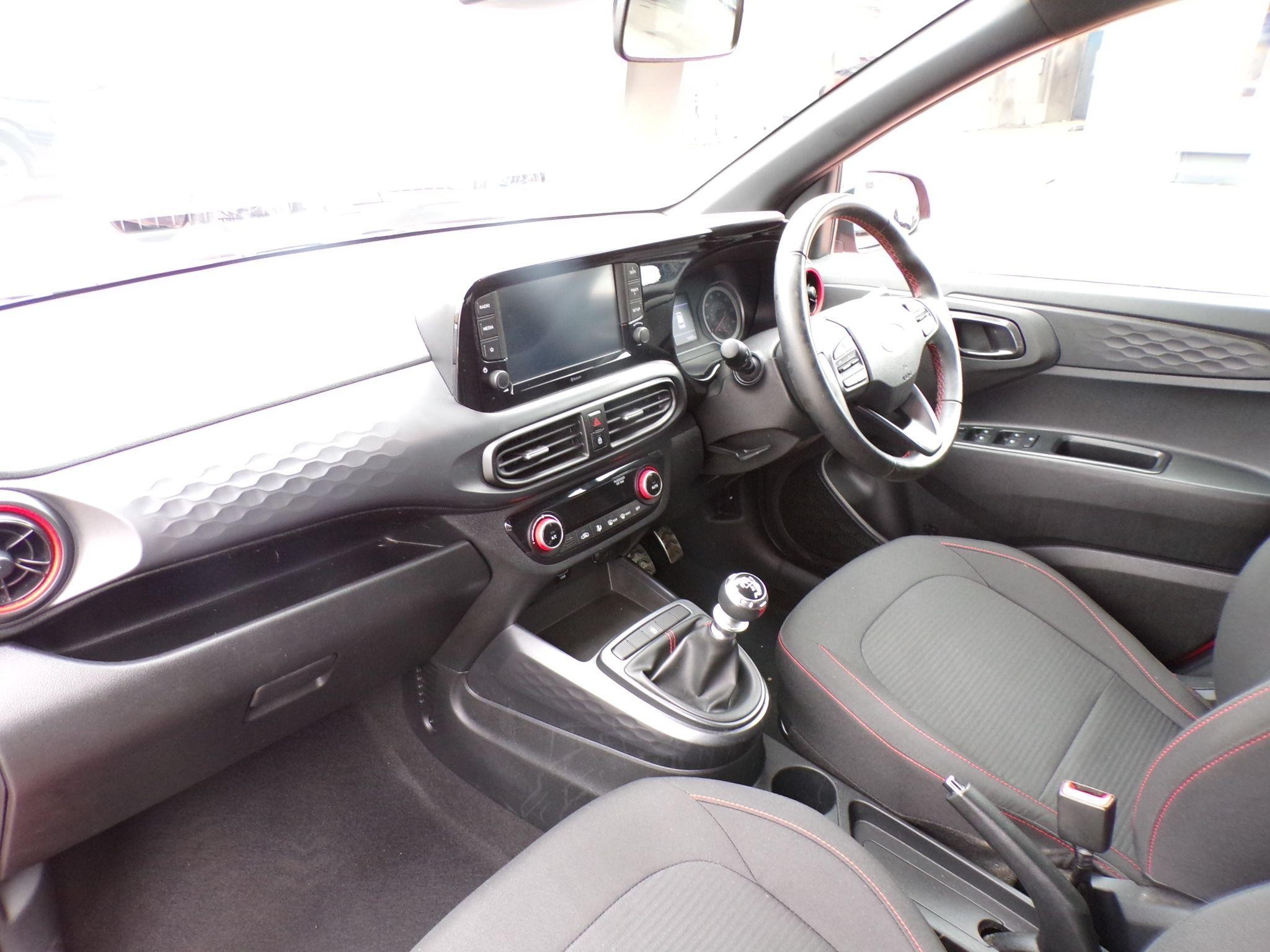 Hyundai i10 Image 16