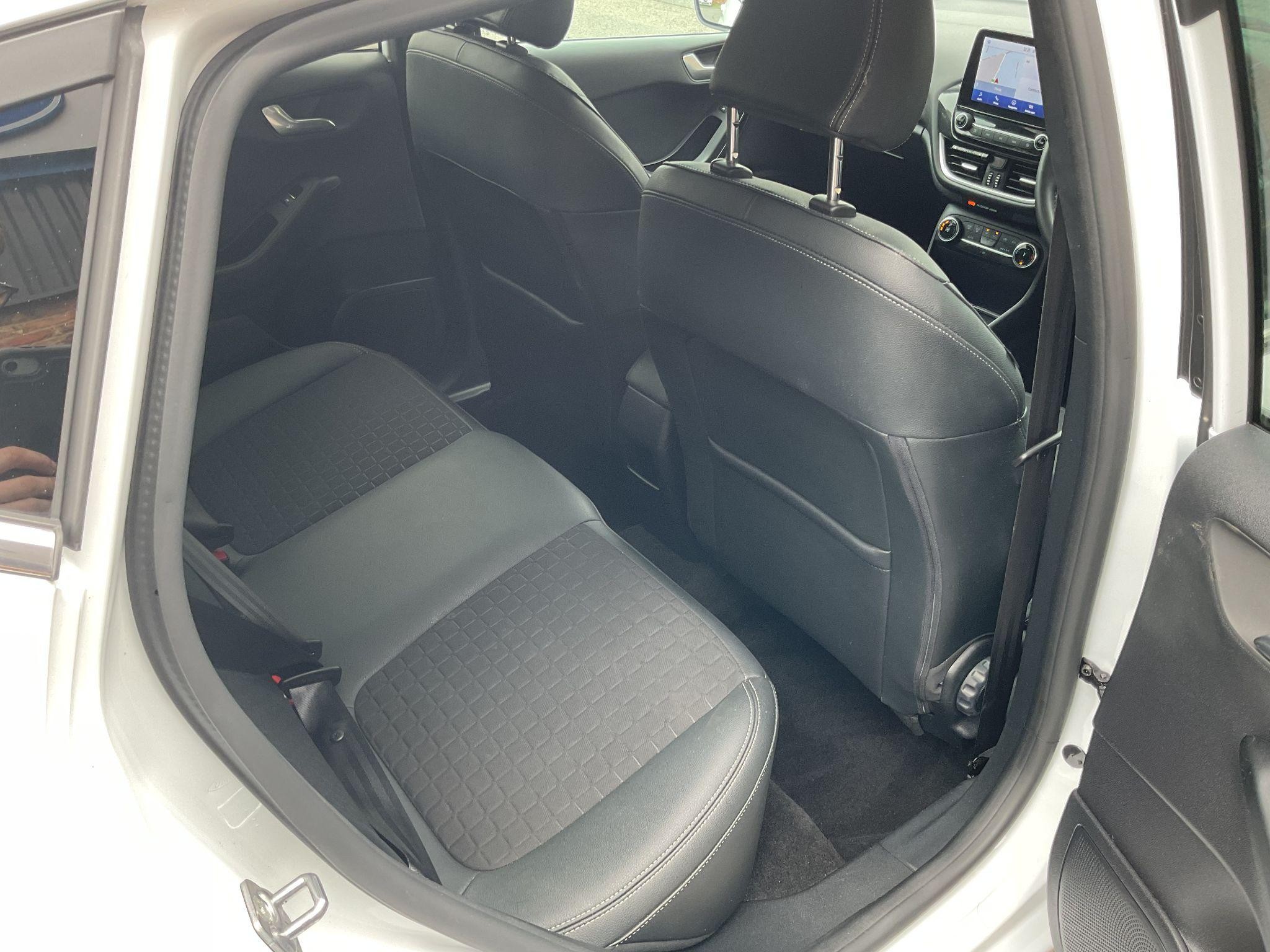 Ford Fiesta Image 11