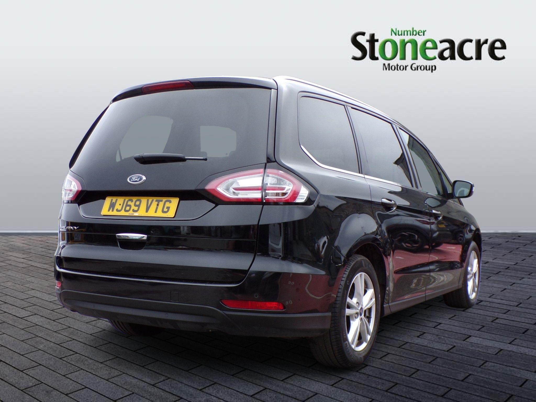 Ford Galaxy Image 3