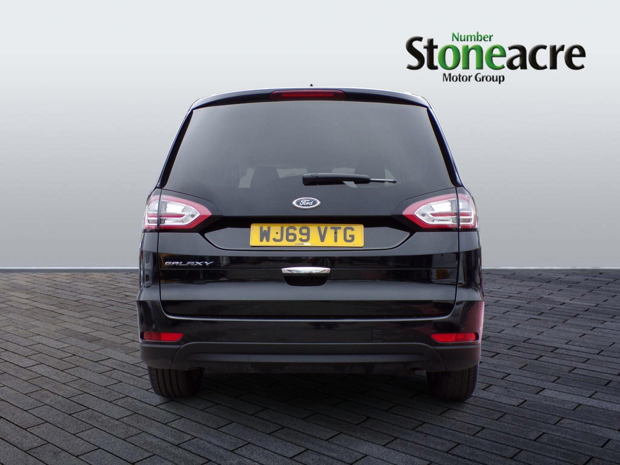 Ford Galaxy Image 4