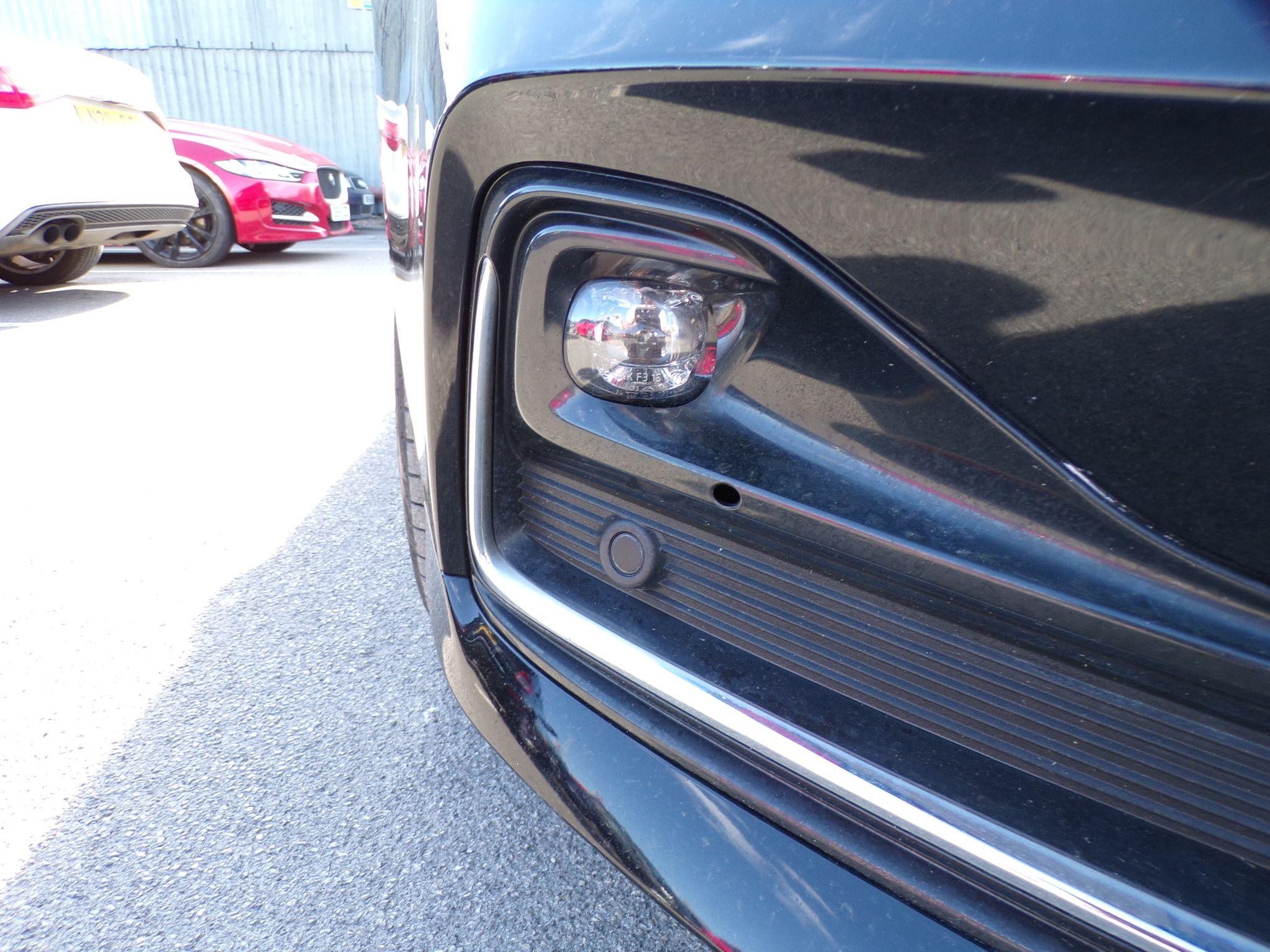 Ford Galaxy Image 14