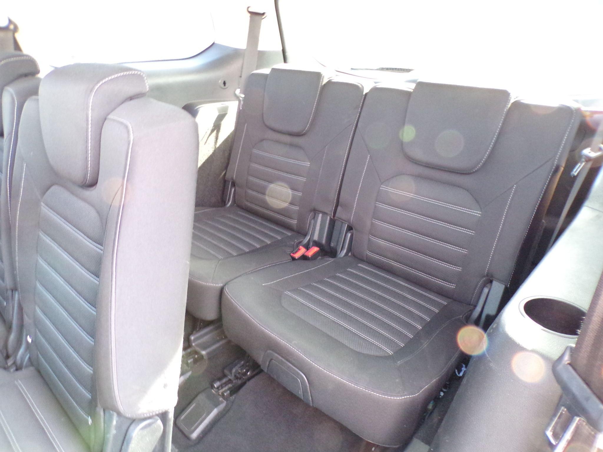 Ford Galaxy Image 22