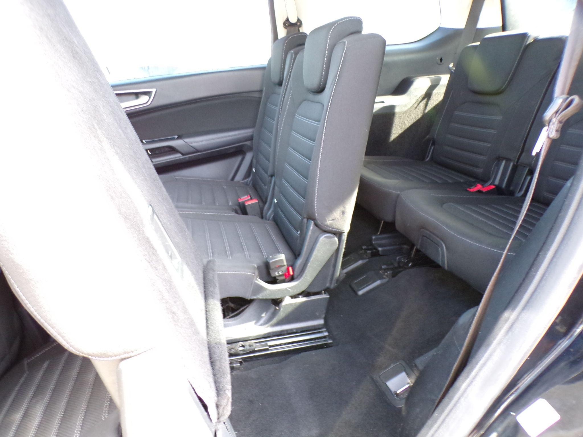 Ford Galaxy Image 23