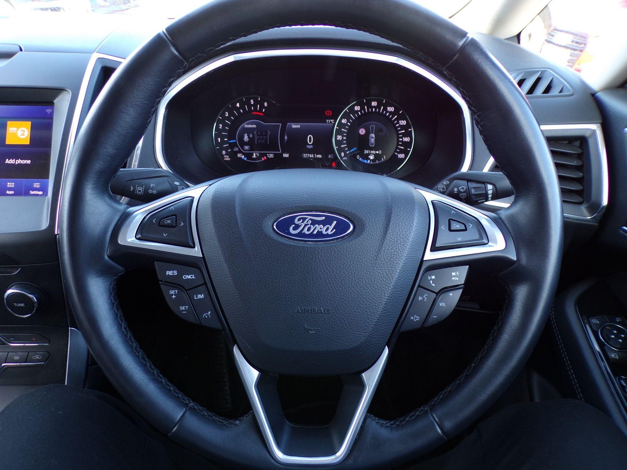 Ford Galaxy Image 24