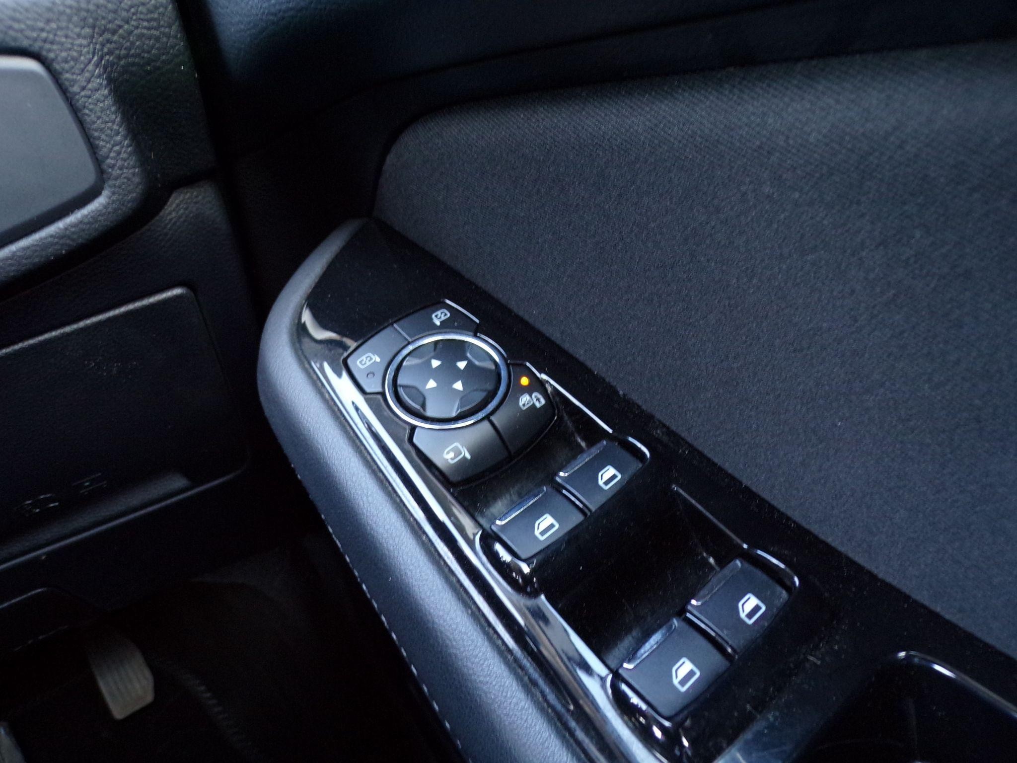 Ford Galaxy Image 27