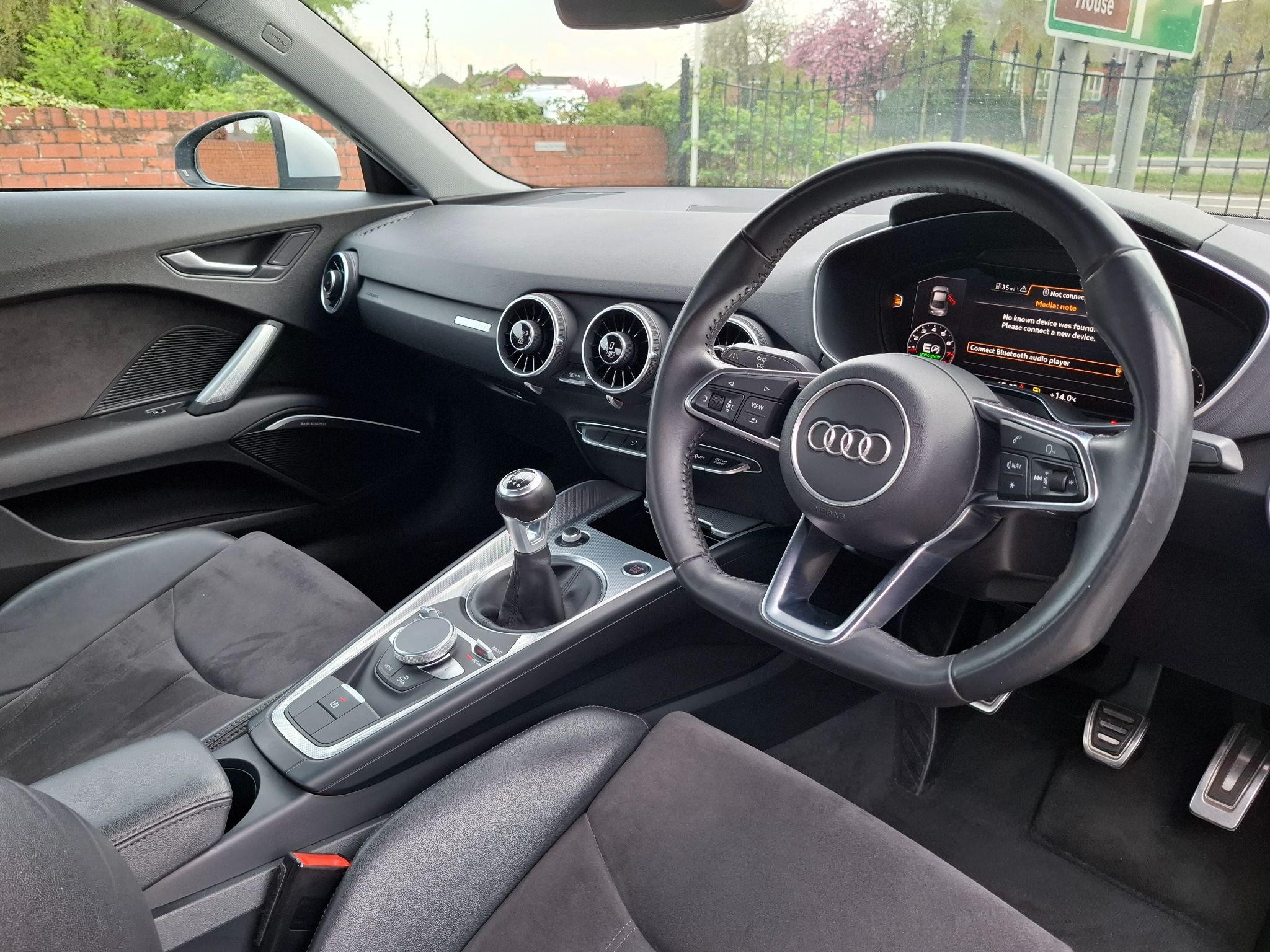 Audi TT Image 10