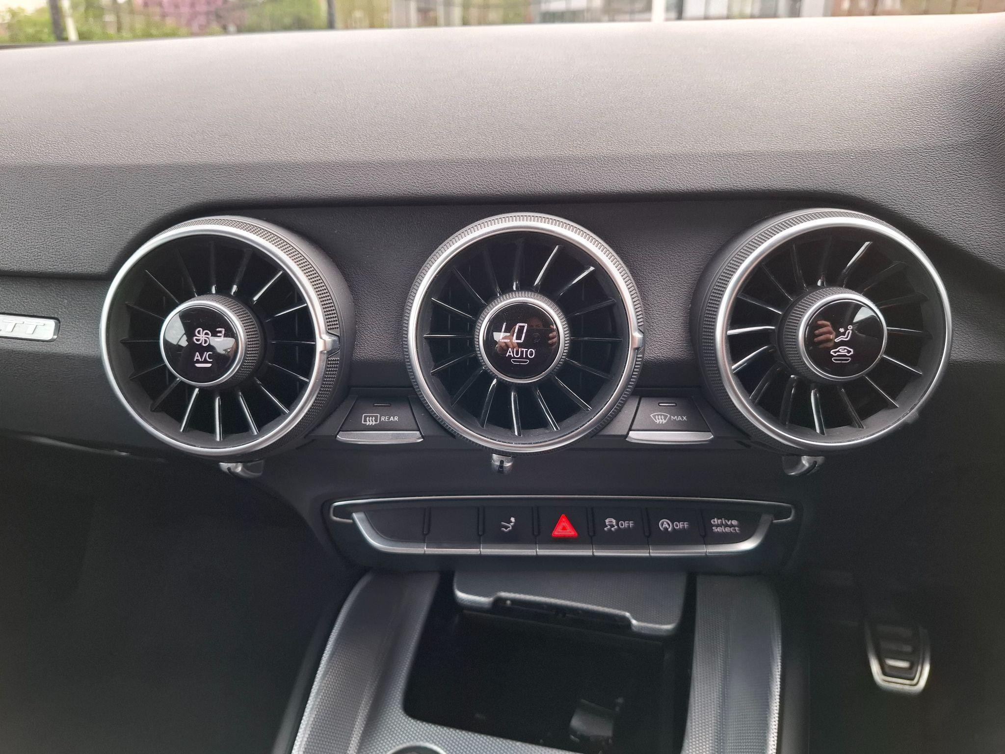 Audi TT Image 13