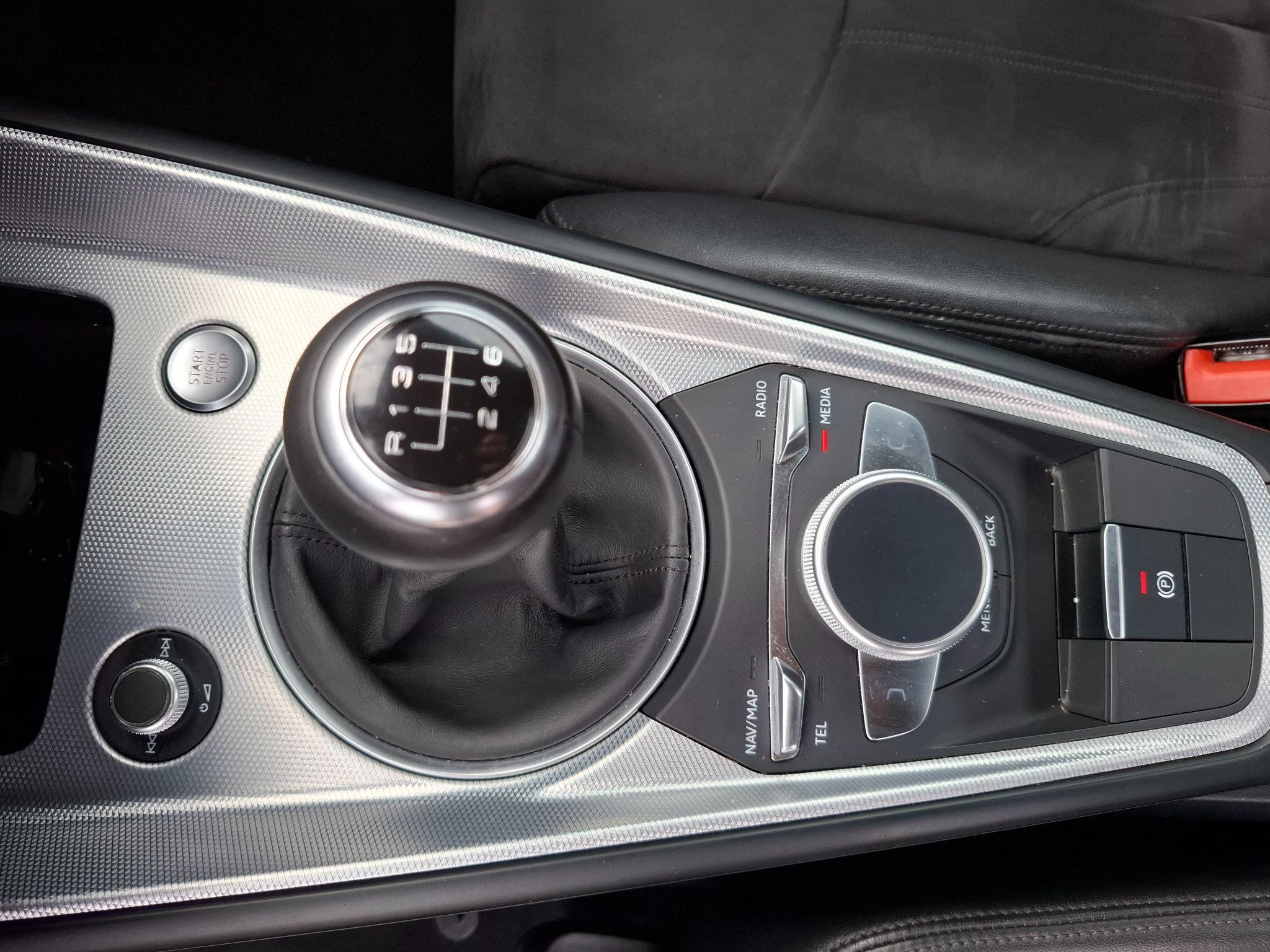 Audi TT Image 17