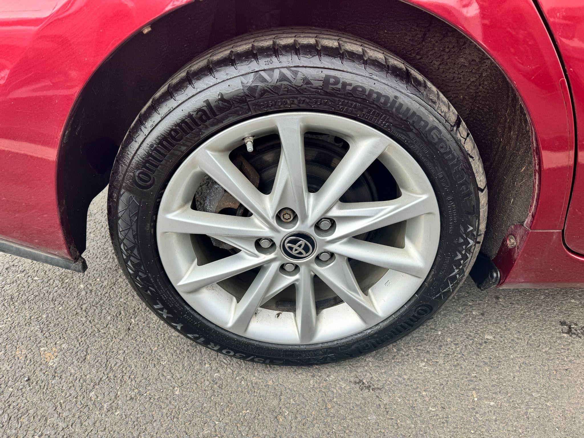 Toyota Prius+ Image 11